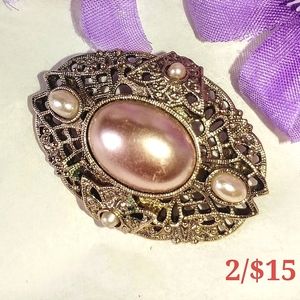🦋 VINTAGE VICTORIAN STYLE PIN - FANCY GOLDTONE SET WITH PINK FAUX PEARLS